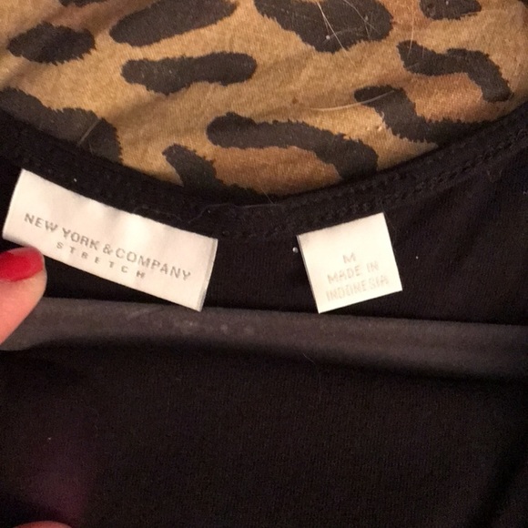 New York & Co medium -10 black sleeveless faux wrap w/ stretch & side shirring - Picture 10 of 12